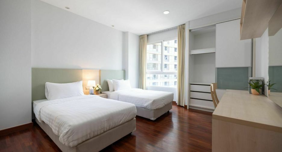 For rent 2 bedrooms apartment in Khlong Toei, Bangkok