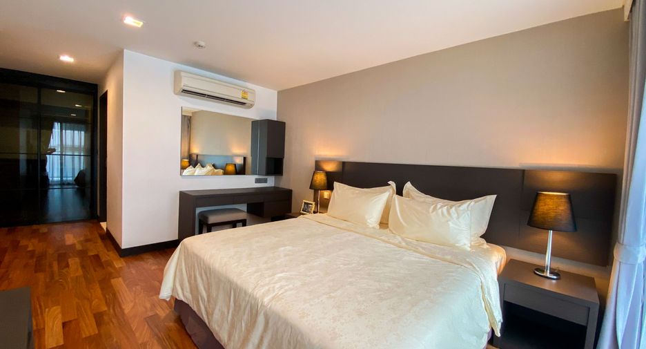 For rent 2 bedrooms condo in Watthana, Bangkok