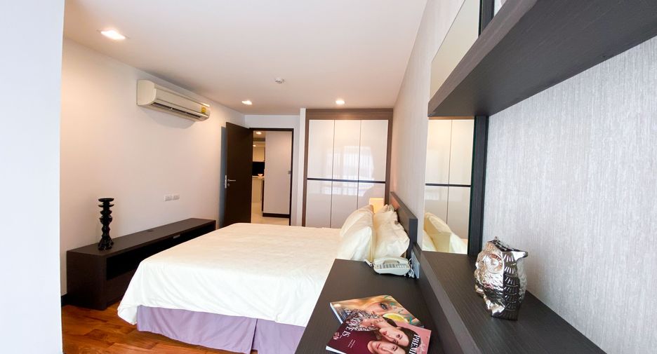 For rent 2 bedrooms condo in Watthana, Bangkok