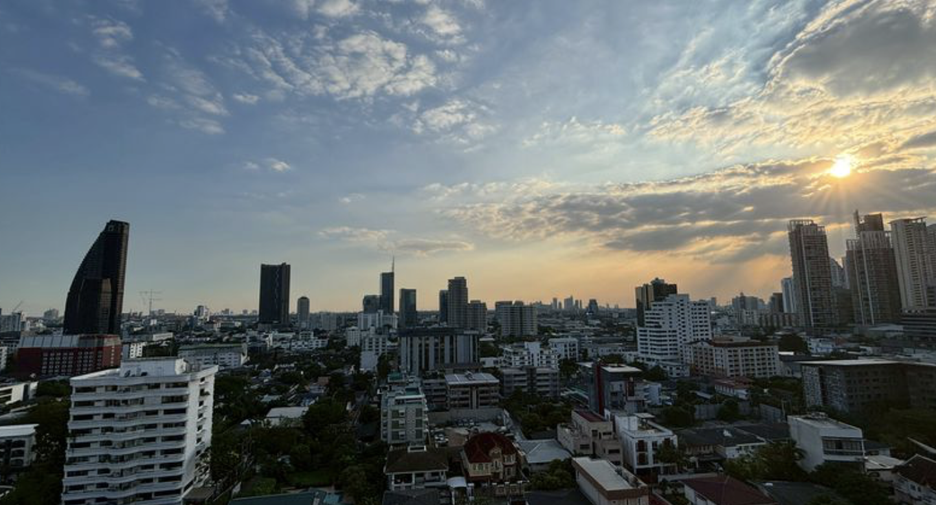 For rent 2 bedrooms condo in Khlong Toei, Bangkok