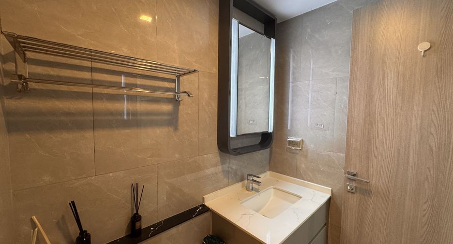 Wohnung zur Miete mit 2 Zimmer in Huai Khwang, Bangkok