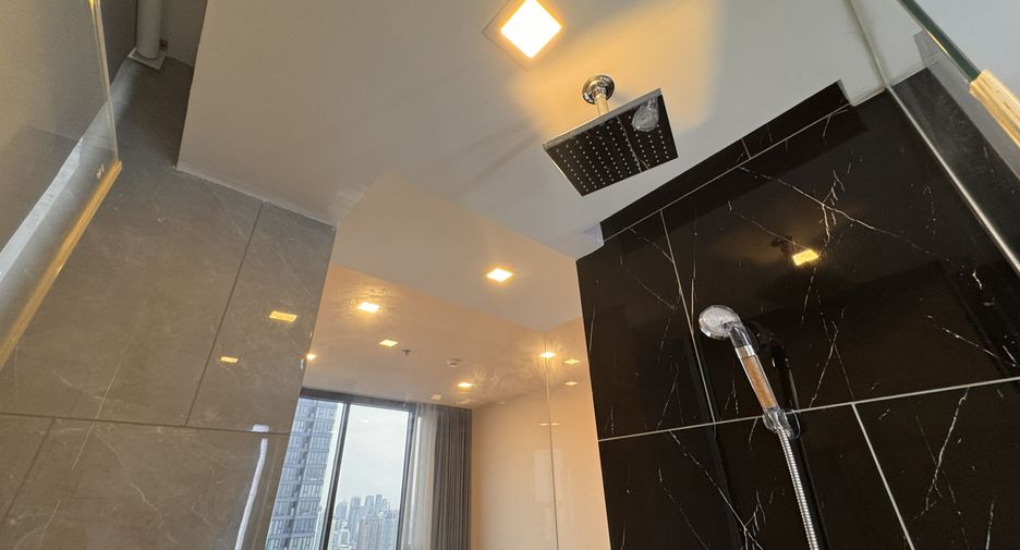 Wohnung zur Miete mit 2 Zimmer in Huai Khwang, Bangkok