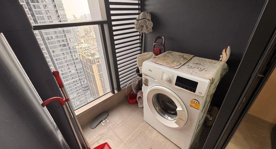 Wohnung zur Miete mit 2 Zimmer in Huai Khwang, Bangkok