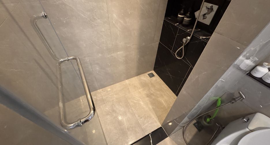 Wohnung zur Miete mit 2 Zimmer in Huai Khwang, Bangkok