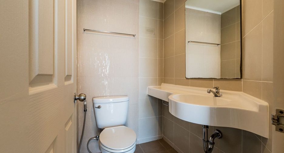 For sale 1 bed condo in Suan Luang, Bangkok