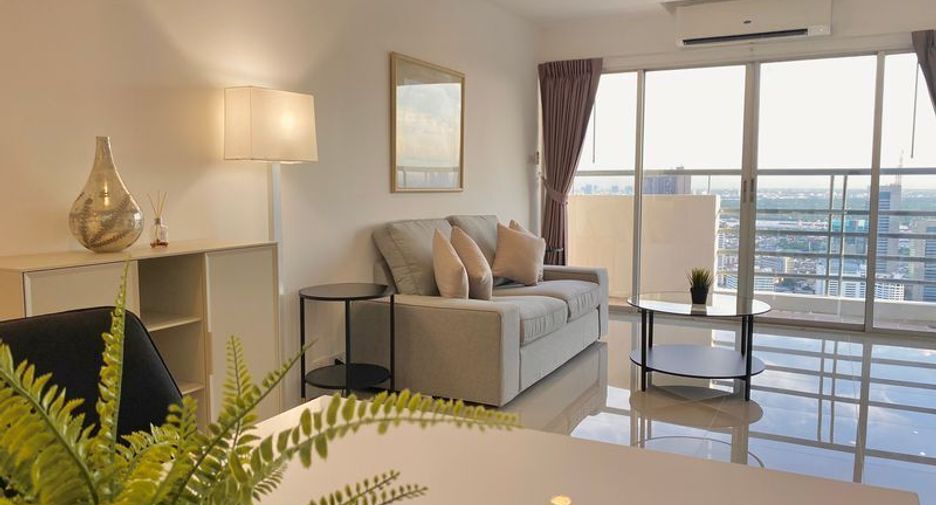 For rent 2 bedrooms condo in Khlong Toei, Bangkok