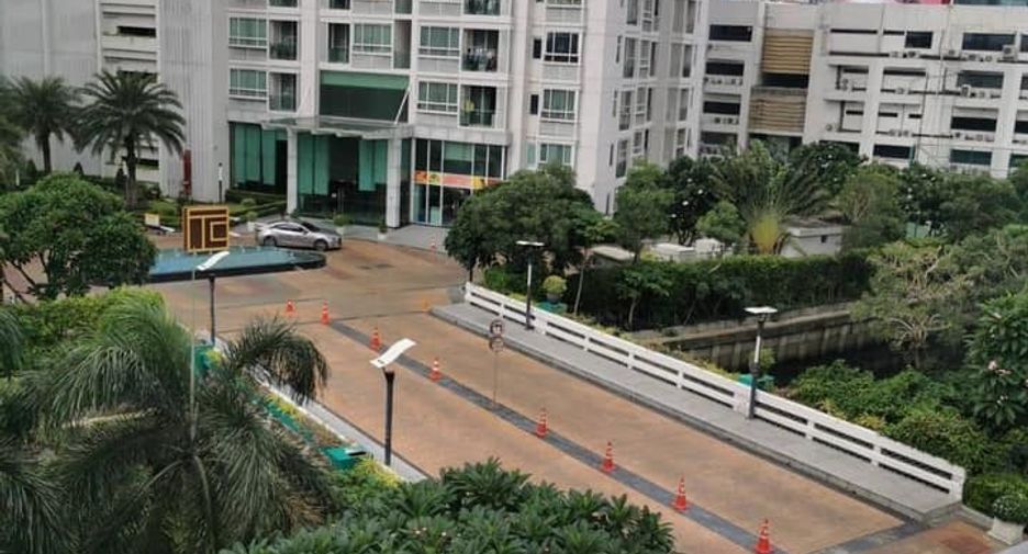 For sale and for rent 2 bedrooms condo in Huai Khwang, Bangkok