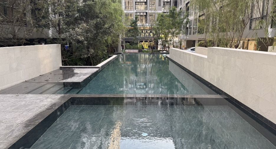 For rent 1 bed condo in Phra Khanong, Bangkok