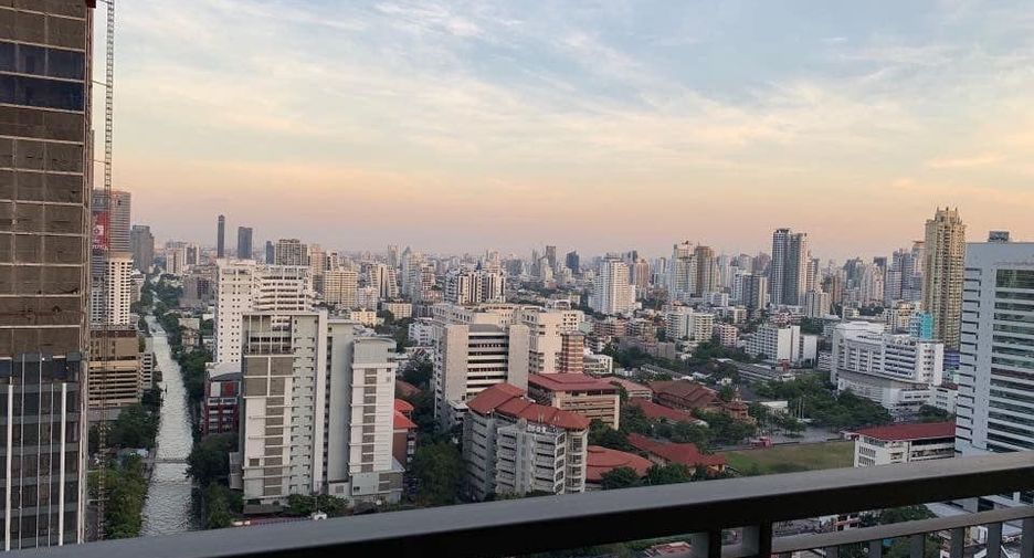 For rent 2 ベッドルーム condo in Watthana, Bangkok