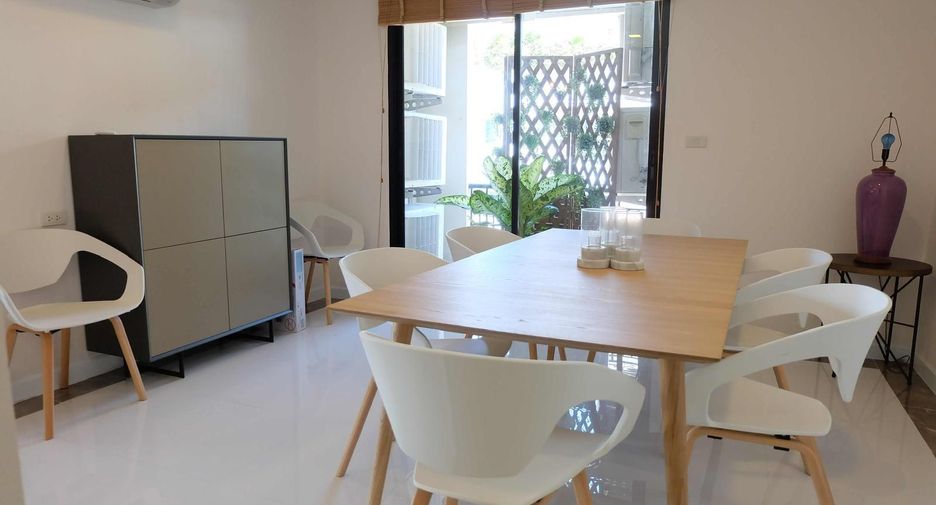 For rent 3 bedrooms condo in Watthana, Bangkok