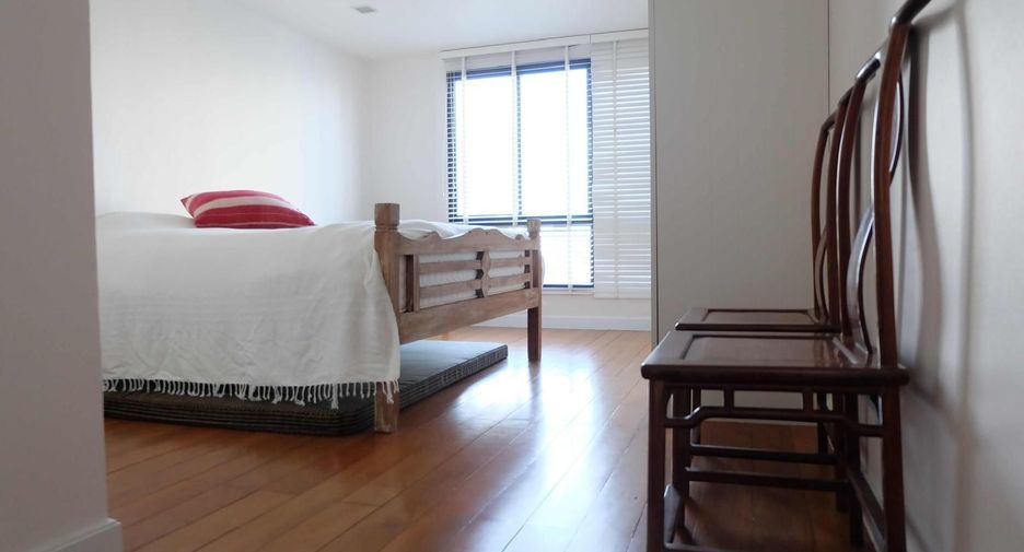For rent 3 bedrooms condo in Watthana, Bangkok