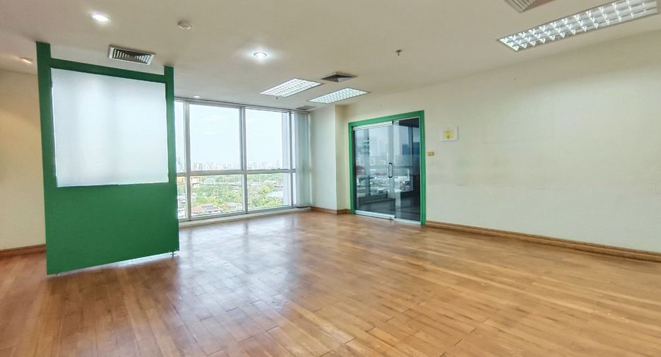 For rent office in Yan Nawa, Bangkok