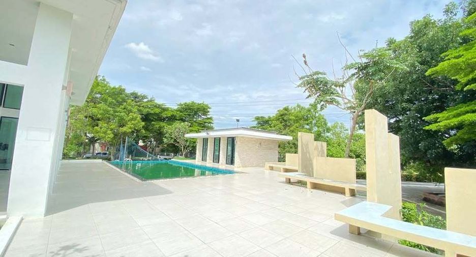 For rent 3 bedrooms house in Lat Krabang, Bangkok