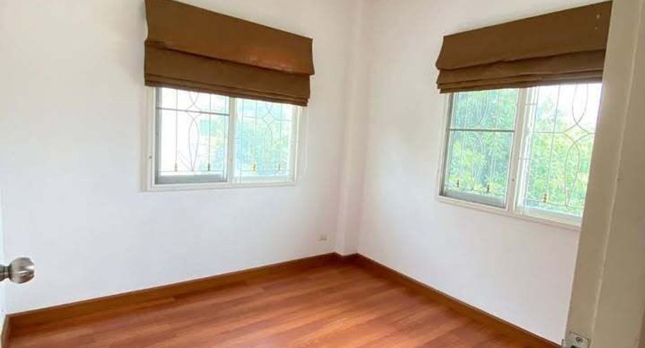 For rent 3 bedrooms house in Lat Krabang, Bangkok