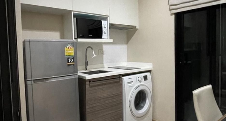Wohnung zur Miete mit 1 Zimmer in Huai Khwang, Bangkok