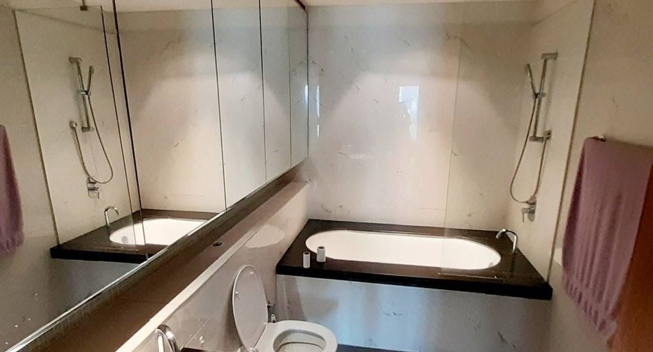 Condo en alquiler de 2 habitaciones en Khlong Toei, Bangkok