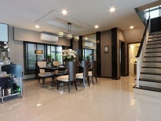 出售 4 卧室 独立屋 在 Bang Kapi, 曼谷