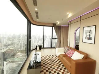 For rent 3 bedrooms condo in Khlong Toei, Bangkok
