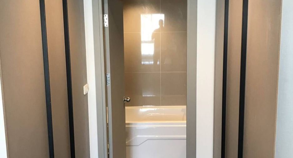 For sale 1 bed condo in Phra Khanong, Bangkok