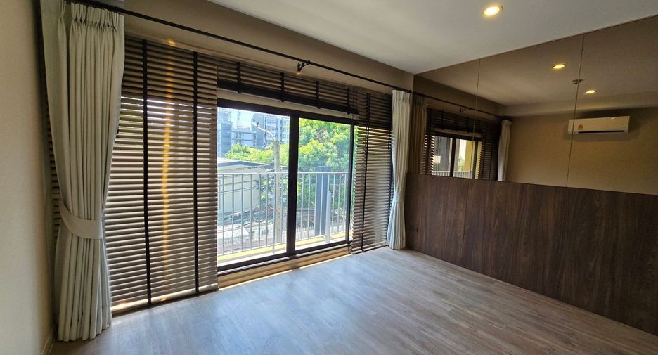 For sale 1 bed condo in Pathum Wan, Bangkok