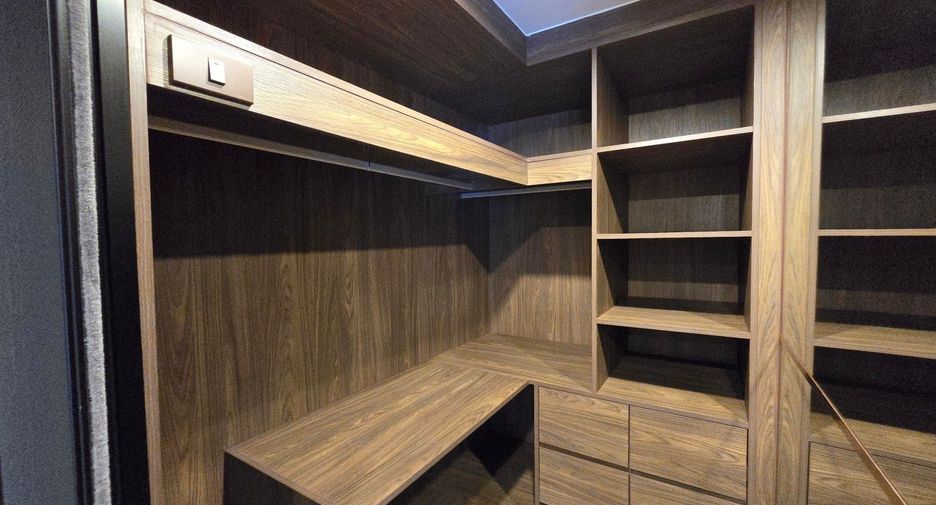 For sale 1 bed condo in Pathum Wan, Bangkok