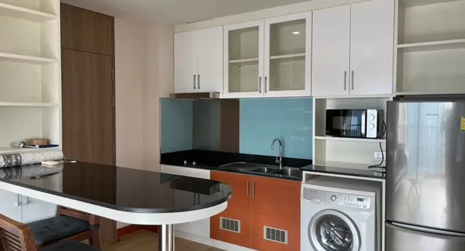 For rent 1 bed condo in Khlong Toei, Bangkok