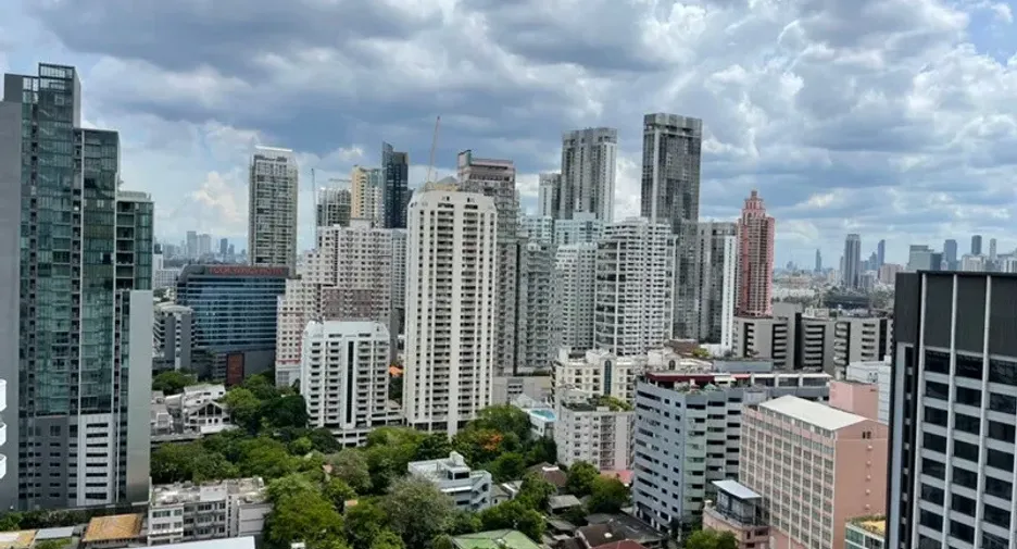 For rent 1 bed condo in Khlong Toei, Bangkok