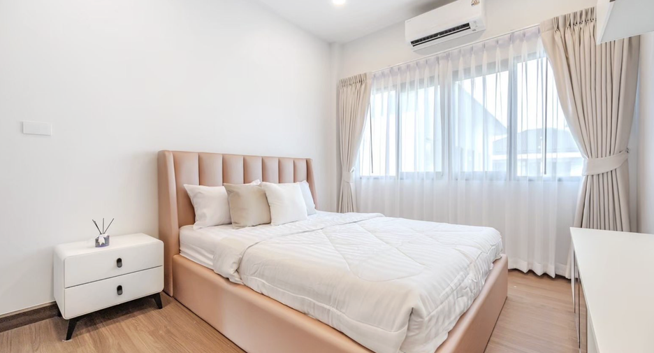 Casa en alquiler de 4 habitaciones en Bang Phli, Samut Prakan
