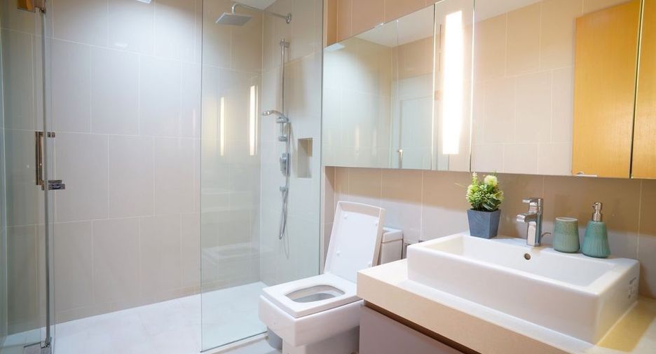 Condo en alquiler de 2 habitaciones en Khlong Toei, Bangkok