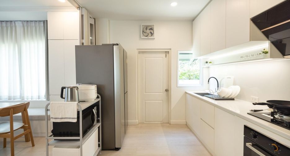 For sale and for rent 4 bedrooms house in Prawet, Bangkok