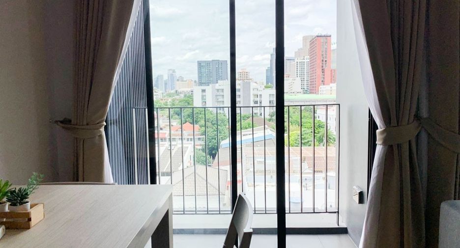 For rent 2 bedrooms condo in Phaya Thai, Bangkok