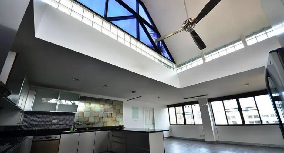 For rent 3 bedrooms condo in Watthana, Bangkok