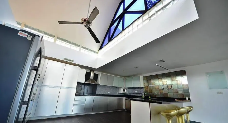 For rent 3 bedrooms condo in Watthana, Bangkok