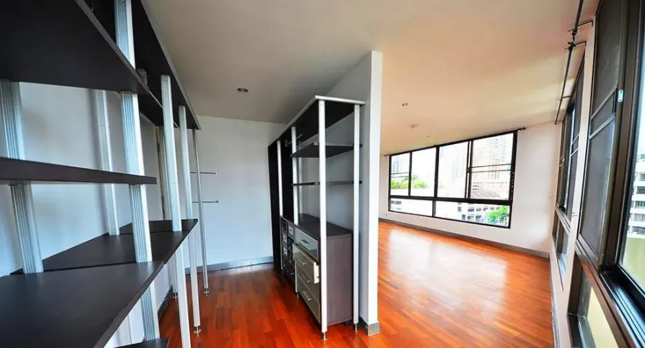 For rent 3 bedrooms condo in Watthana, Bangkok
