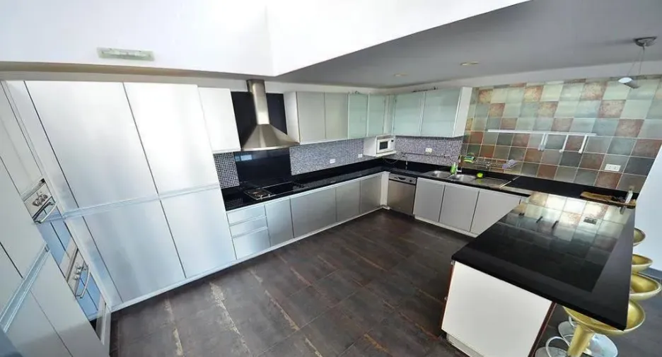 For rent 3 bedrooms condo in Watthana, Bangkok