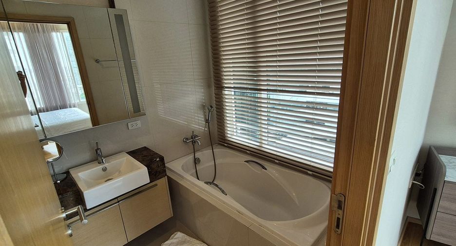 For rent 2 bedrooms condo in Khlong Toei, Bangkok