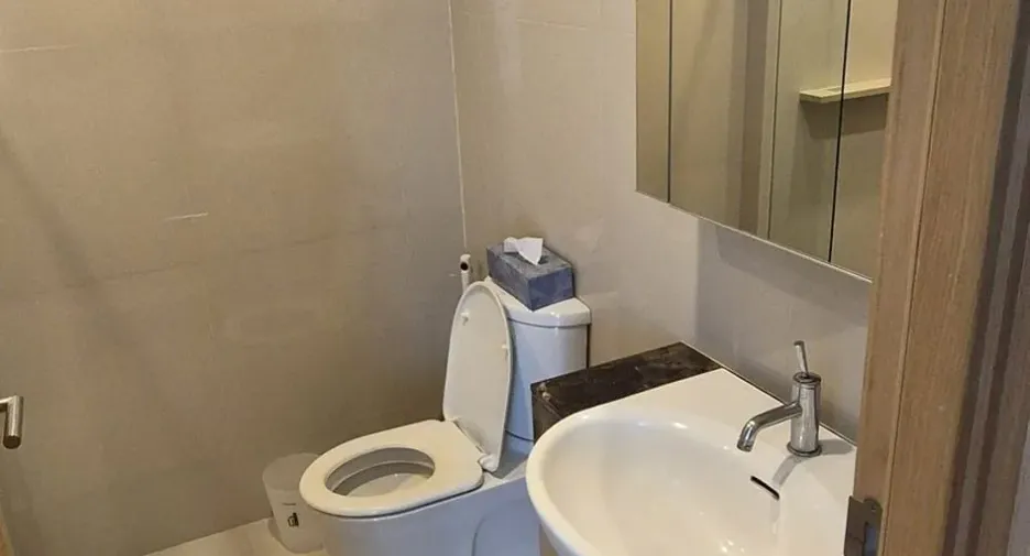 For rent 2 bedrooms condo in Khlong Toei, Bangkok