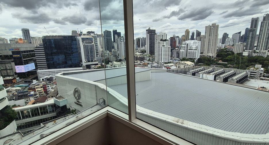 For rent 2 bedrooms condo in Khlong Toei, Bangkok