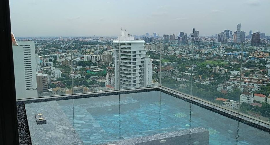 For rent 1 bed condo in Watthana, Bangkok