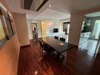 For rent 2 bedrooms condo in Yan Nawa, Bangkok