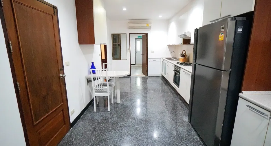 For rent 3 bedrooms condo in Watthana, Bangkok