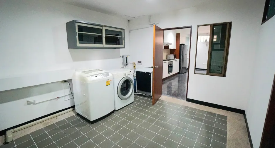 For rent 3 bedrooms condo in Watthana, Bangkok