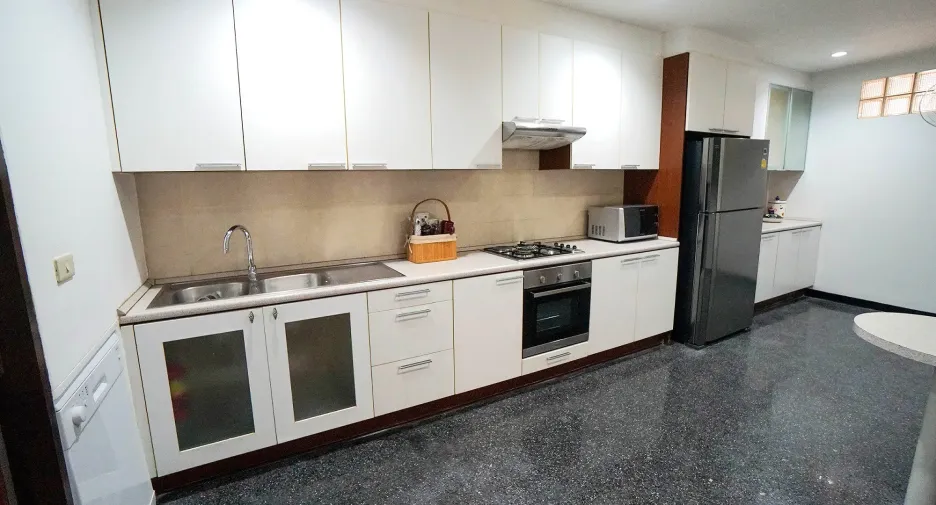 For rent 3 bedrooms condo in Watthana, Bangkok