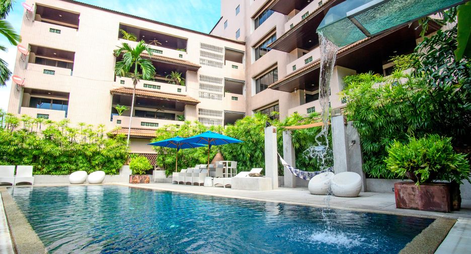 For rent 3 bedrooms condo in Watthana, Bangkok