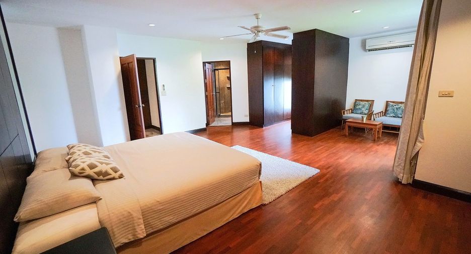 For rent 3 bedrooms condo in Watthana, Bangkok