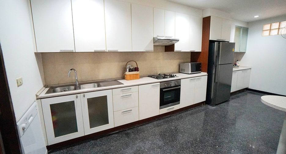 Wohnung zur Miete mit 3 Zimmer in Watthana, Bangkok