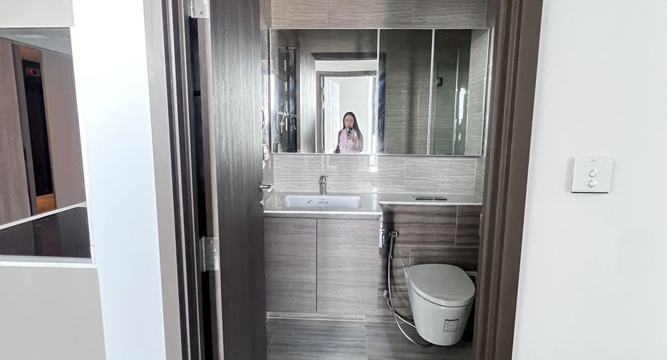 For rent 2 bedrooms condo in Bang Na, Bangkok