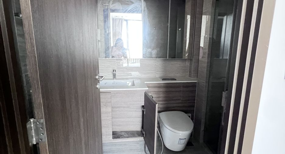 For rent 2 bedrooms condo in Bang Na, Bangkok
