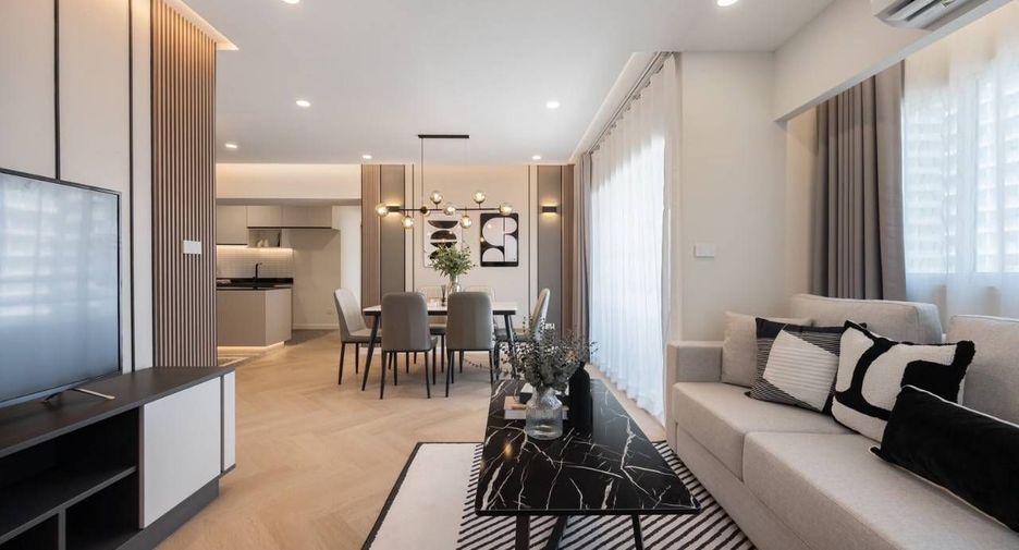 For rent 3 bedrooms condo in Watthana, Bangkok