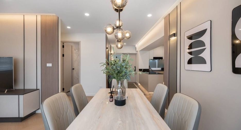 For rent 3 bedrooms condo in Watthana, Bangkok